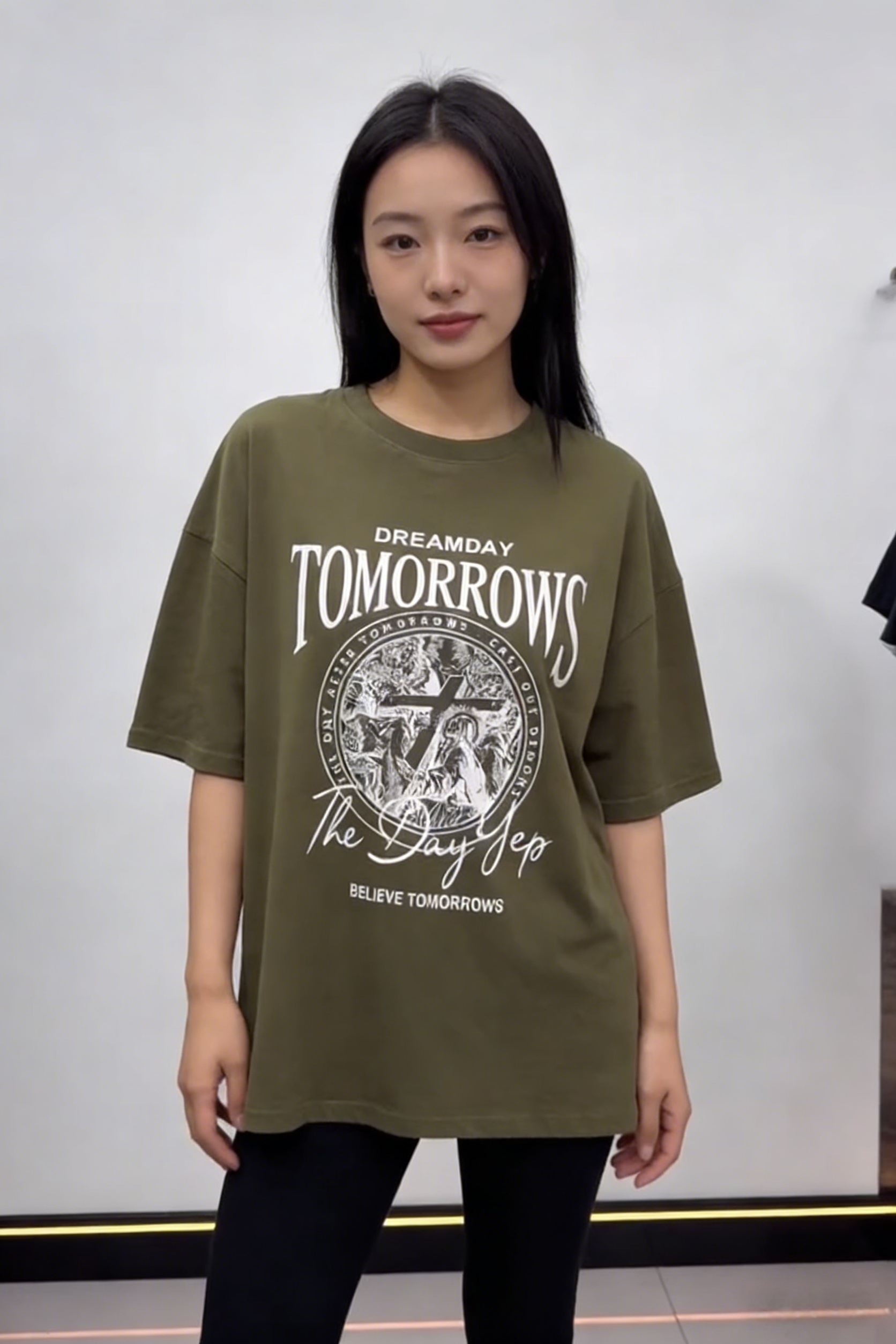 TransIslandTrading Tomorrows special streetwear brand T-shirt starting at $1.7 Add me on WhatsApp: 85247435362