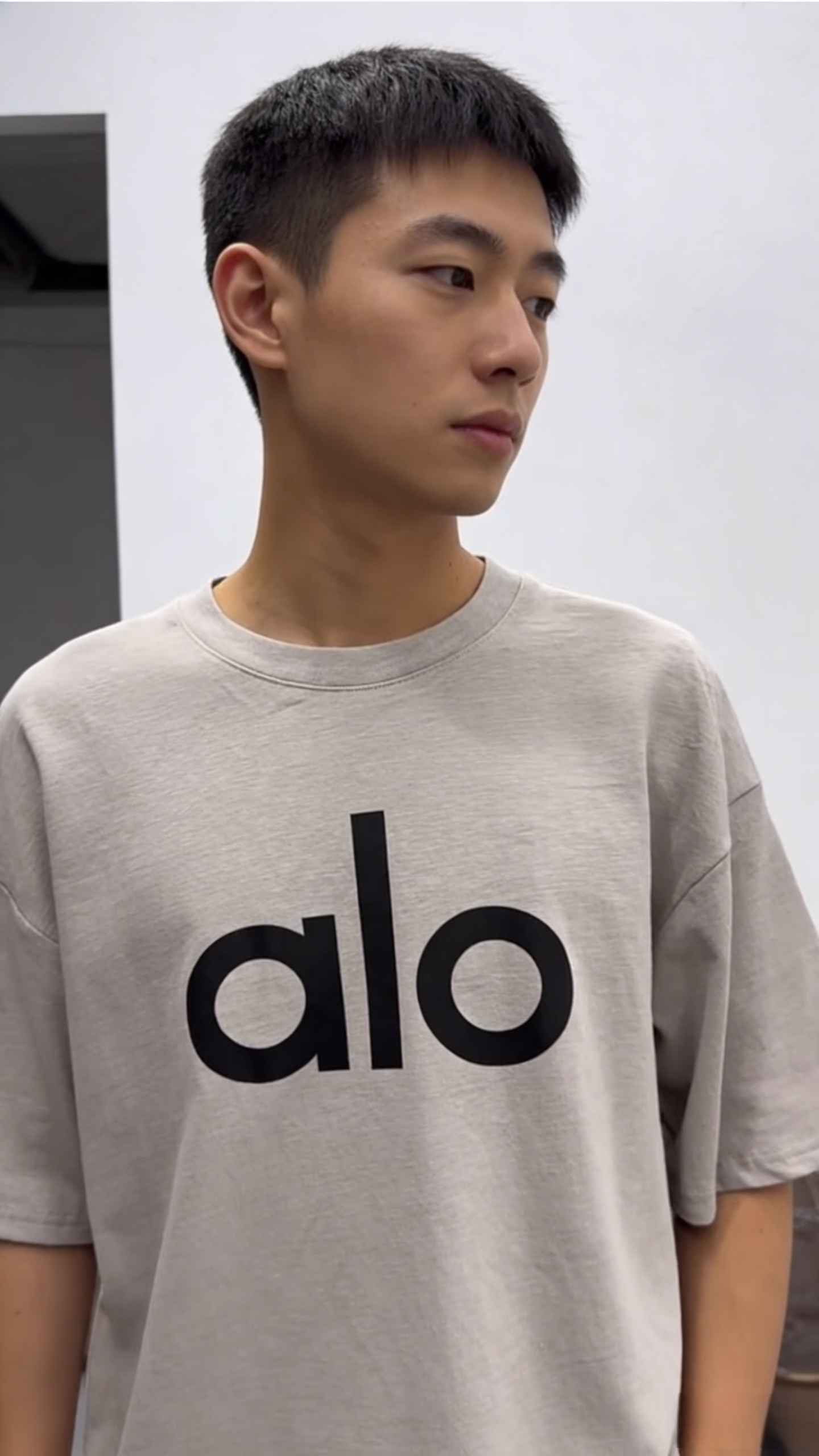 TransIslandTrading The Alo special streetwear brand T-shirt starting at $1.7 Add me on WhatsApp: 85247435362