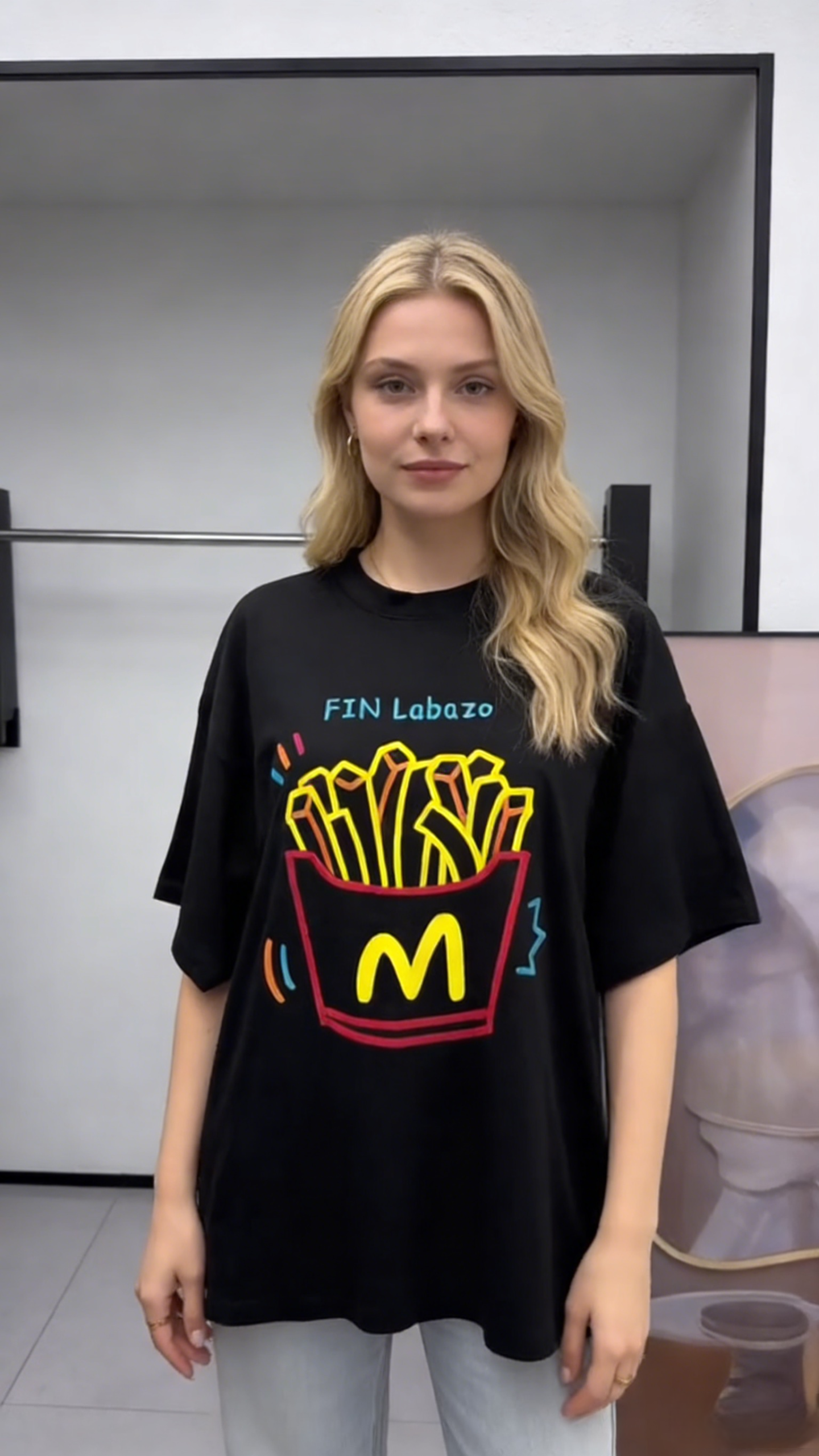 TransIslandTrading This fin labazo M BLACK special streetwear brand T-shirt starting at $1.7 Add me on WhatsApp: 85247435362