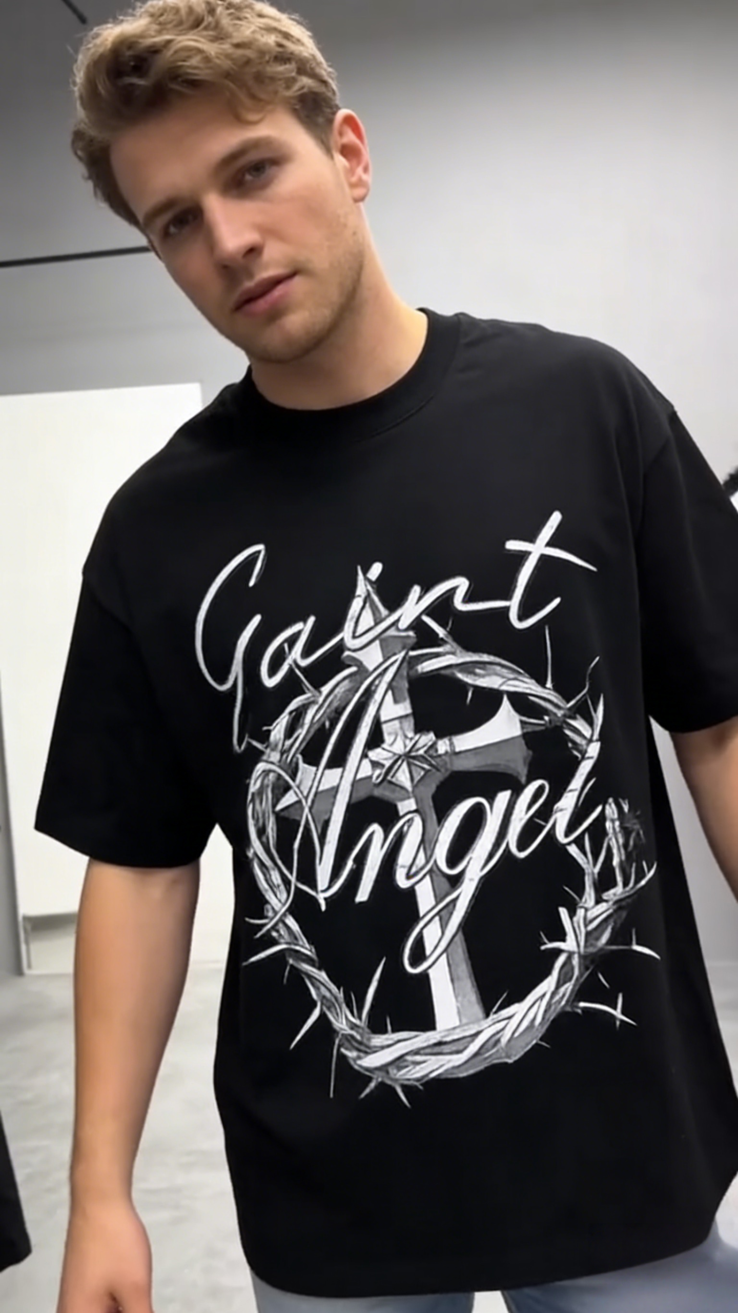 TransIslandTrading The Cross print special streetwear brand T-shirt starting at $1.7 Add me on WhatsApp: 85247435362