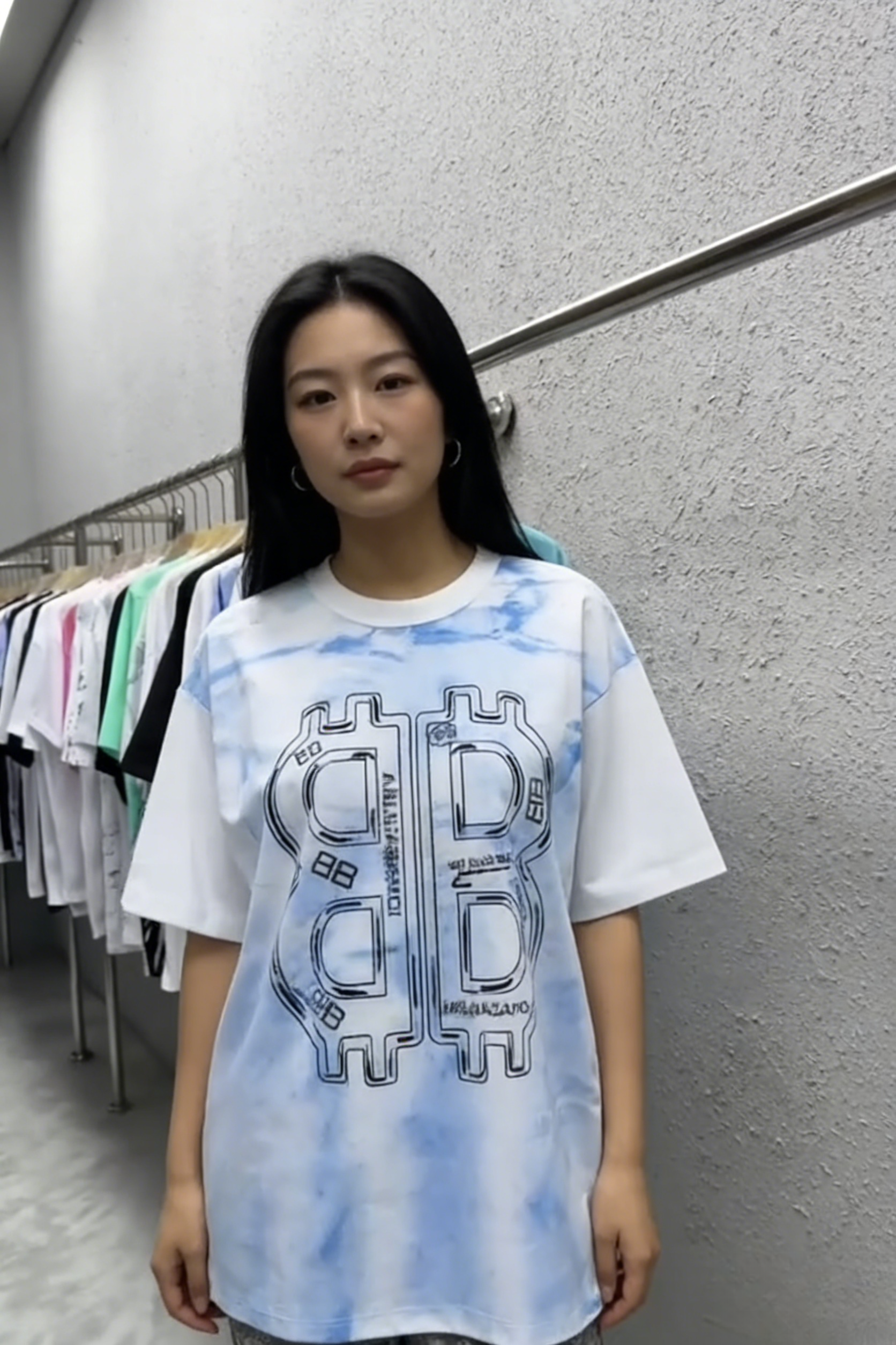 TransIslandTrading The 2 B special streetwear brand T-shirt starting at $1.7 Add me on WhatsApp: 85247435362